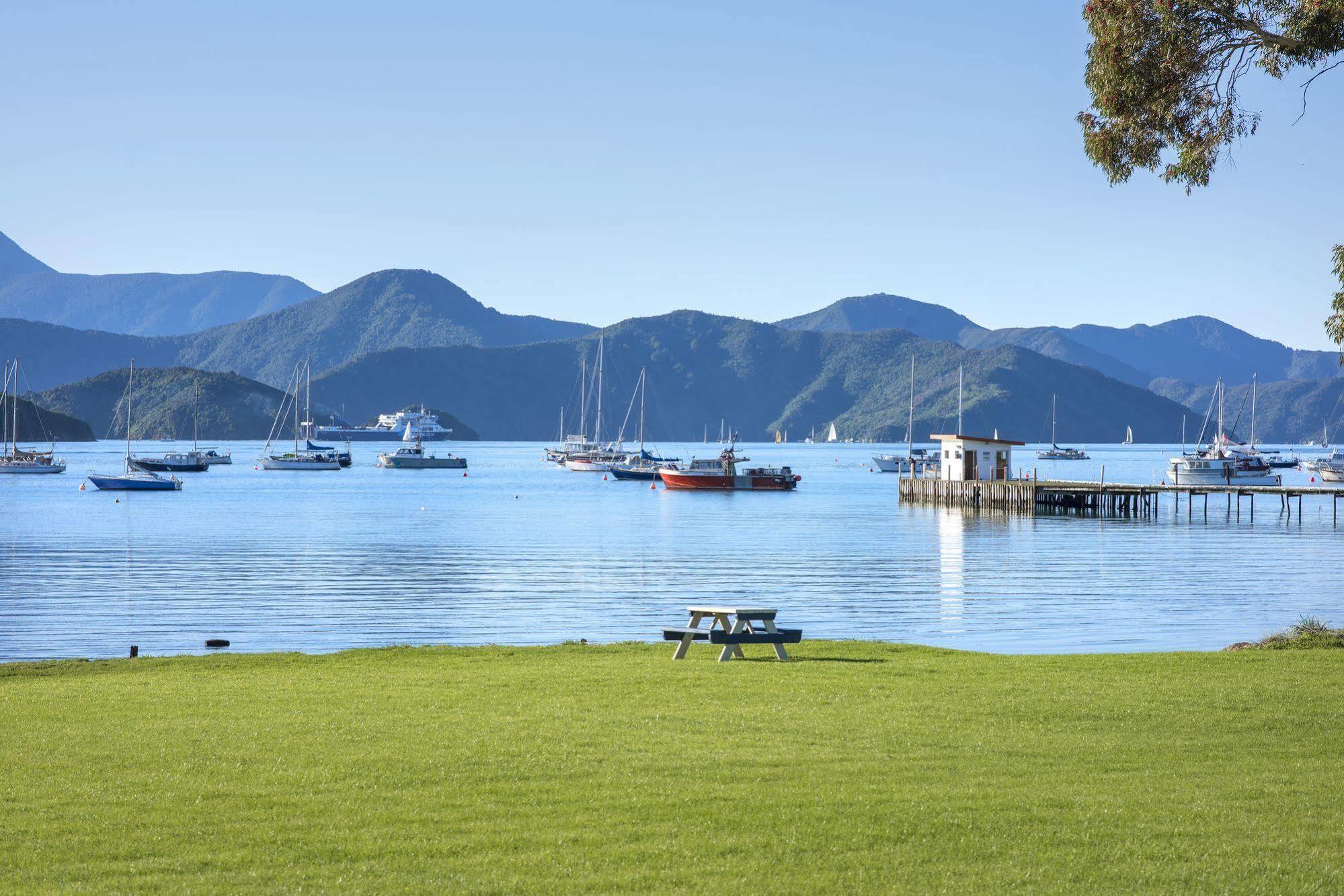 Bay Vista Waterfront Motel Picton Exterior foto